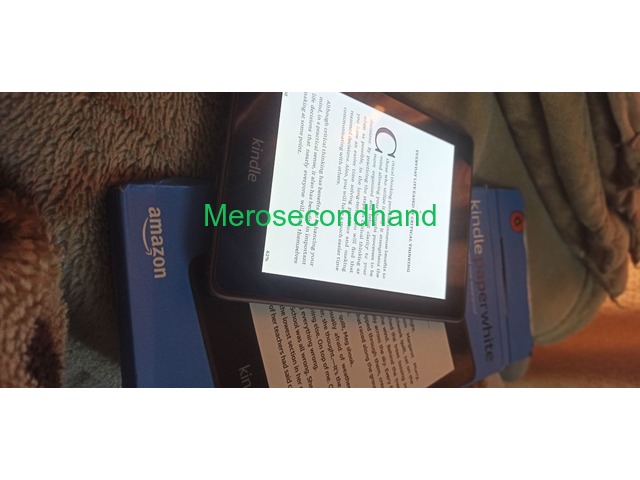 Amazon Kindle Paperwhite 10th Gen 32 GB - 3/8