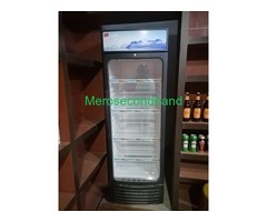 Single door glass open refrigerator