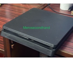 PS4 Slim 500GB + 2 Controller