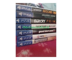 PS4 with controller +7games