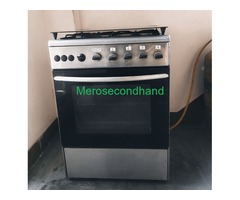 Gas oven with 4 cooktops